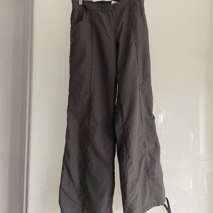 Loved, in Great Condition Vintage Women's Champion Pants Size M
